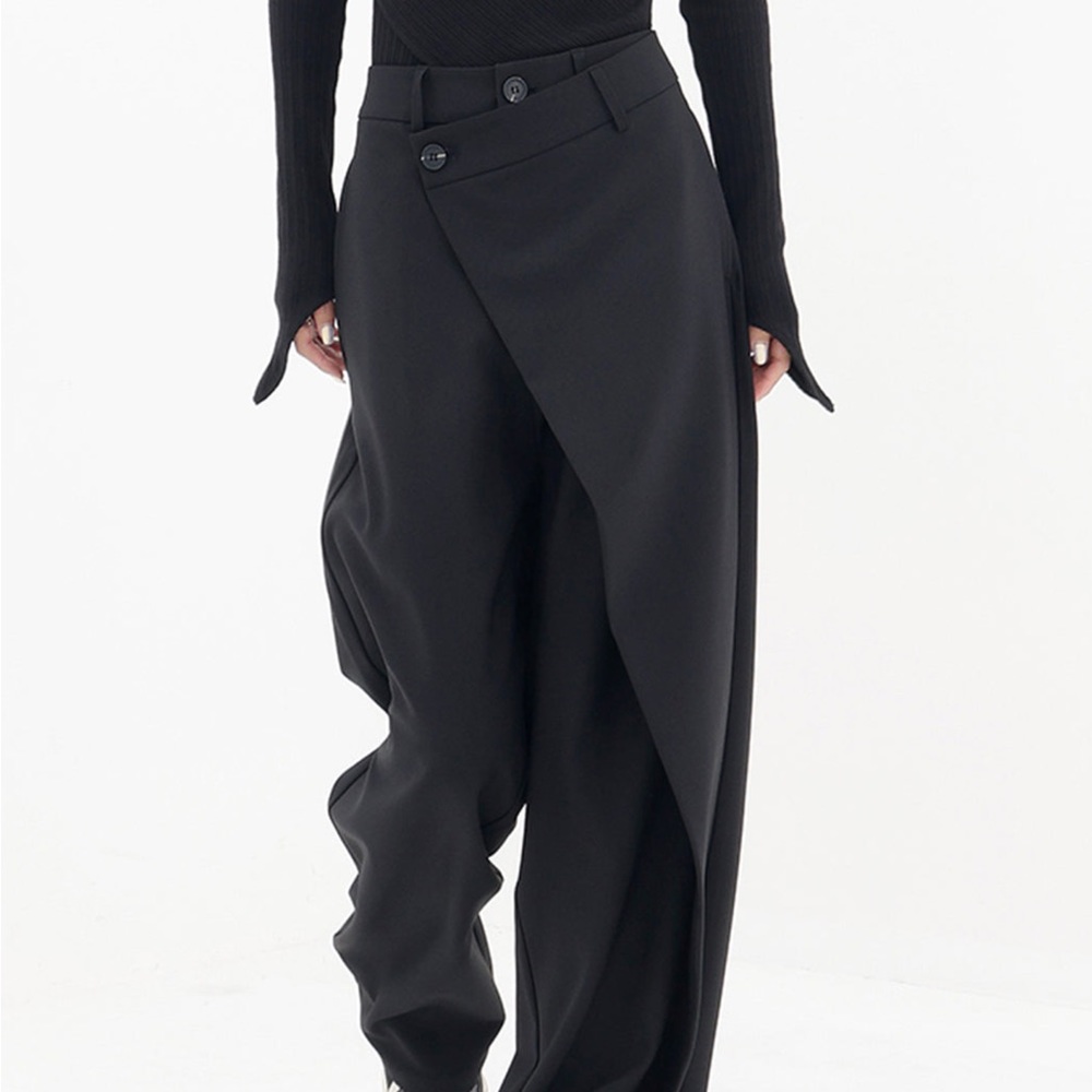 NWT Black asymmetrical layer wide leg pant